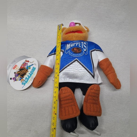 McDonald’s NHL Fozzie Bear Muppets 1995 Hockey Player Plush With Tags - Picture 6 of 6